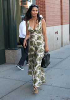 Padma Lakshmi feet photo thumbnail