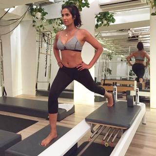 Padma Lakshmi feet photo thumbnail