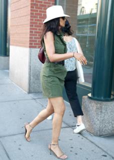 Padma Lakshmi feet photo thumbnail