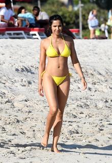 Padma Lakshmi feet photo thumbnail