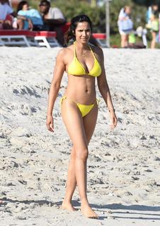 Padma Lakshmi feet photo thumbnail
