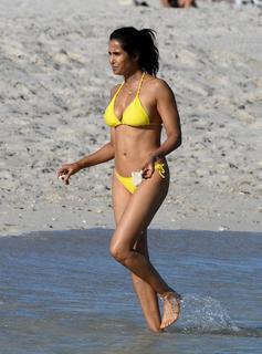 Padma Lakshmi feet photo thumbnail