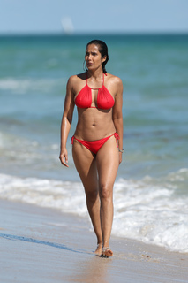 Padma Lakshmi feet photo thumbnail