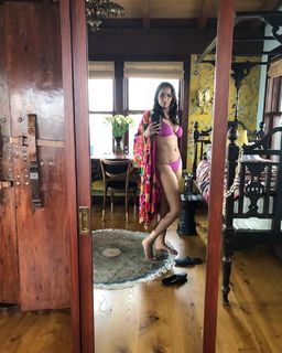 Padma Lakshmi feet photo thumbnail