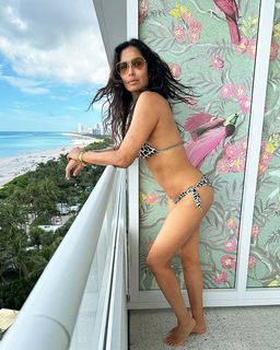 Padma Lakshmi feet photo thumbnail