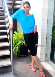 Padmapriya feet photo 5