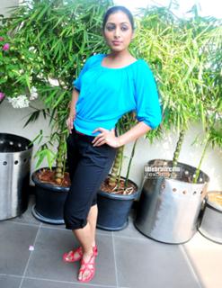 Padmapriya feet photo 16