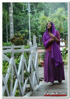 Padmapriya feet photo 7