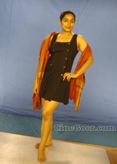 Padmapriya feet photo 11