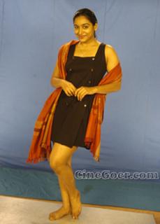 Padmapriya feet photo 8