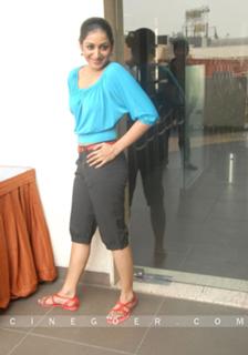 Padmapriya feet photo 3
