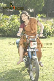 Padmapriya feet photo 8