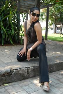 Padmapriya feet photo 12