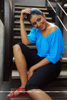 Padmapriya feet photo 2