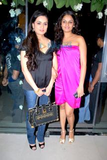 Padmini Kolhapure feet photo 1
