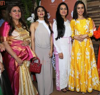 Padmini Kolhapure feet photo 13