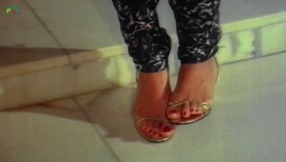 Padmini Kolhapure feet photo 10