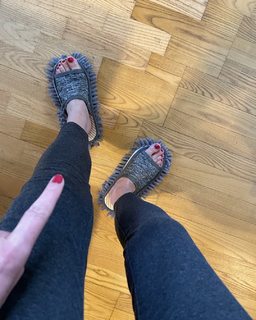 Paget Brewster feet photo thumbnail