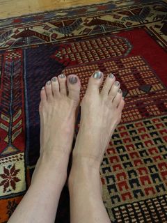 Paget Brewster feet photo thumbnail