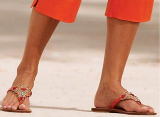Paige Butcher feet photo thumbnail