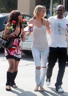 Paige Butcher feet photo thumbnail