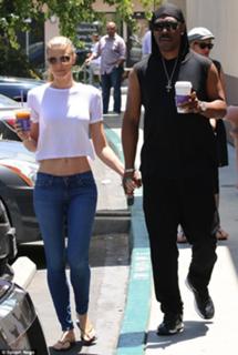 Paige Butcher feet photo thumbnail