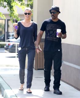 Paige Butcher feet photo thumbnail
