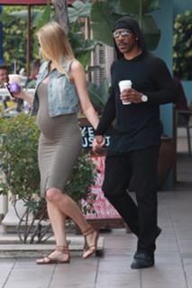 Paige Butcher feet photo thumbnail