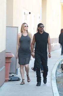 Paige Butcher feet photo thumbnail