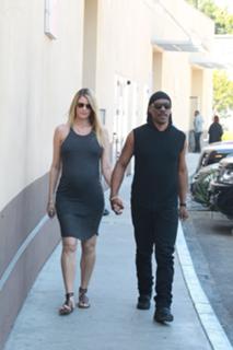 Paige Butcher feet photo thumbnail