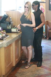 Paige Butcher feet photo thumbnail