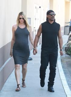 Paige Butcher feet photo thumbnail