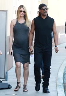 Paige Butcher feet photo thumbnail