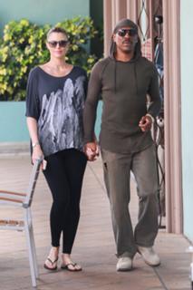 Paige Butcher feet photo thumbnail