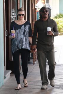 Paige Butcher feet photo thumbnail