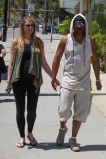Paige Butcher feet photo thumbnail