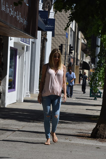 Paige Butcher feet photo thumbnail