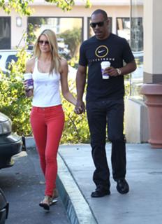 Paige Butcher feet photo thumbnail