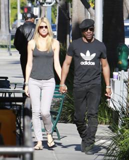 Paige Butcher feet photo thumbnail