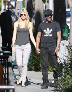 Paige Butcher feet photo thumbnail
