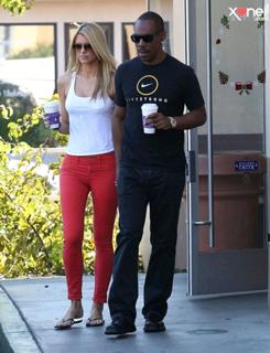Paige Butcher feet photo thumbnail