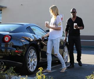Paige Butcher feet photo thumbnail