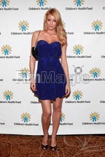 Paige Butcher feet photo thumbnail