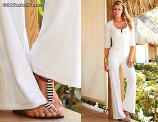 Paige Butcher feet photo thumbnail