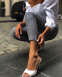 Paige DeSorbo feet photo thumbnail