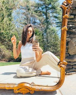 Paige DeSorbo feet photo thumbnail