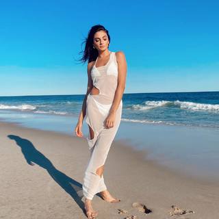 Paige DeSorbo feet photo thumbnail