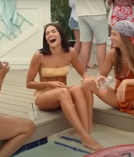 Paige DeSorbo feet photo thumbnail