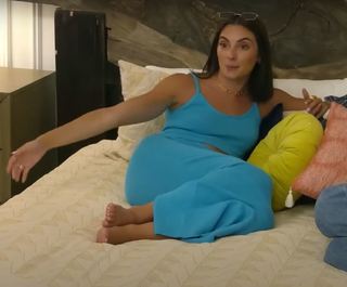 Paige DeSorbo feet photo thumbnail