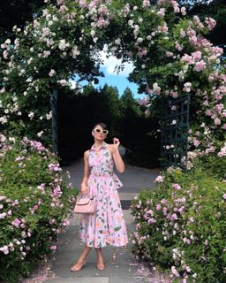 Paige DeSorbo feet photo thumbnail